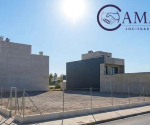 Solar esquinero en venta en Guadassuar de 765 m²